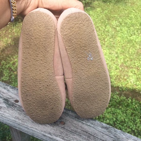 Minnetonka size 6 suede fuzzy slippers size 6 - Picture 6 of 6
